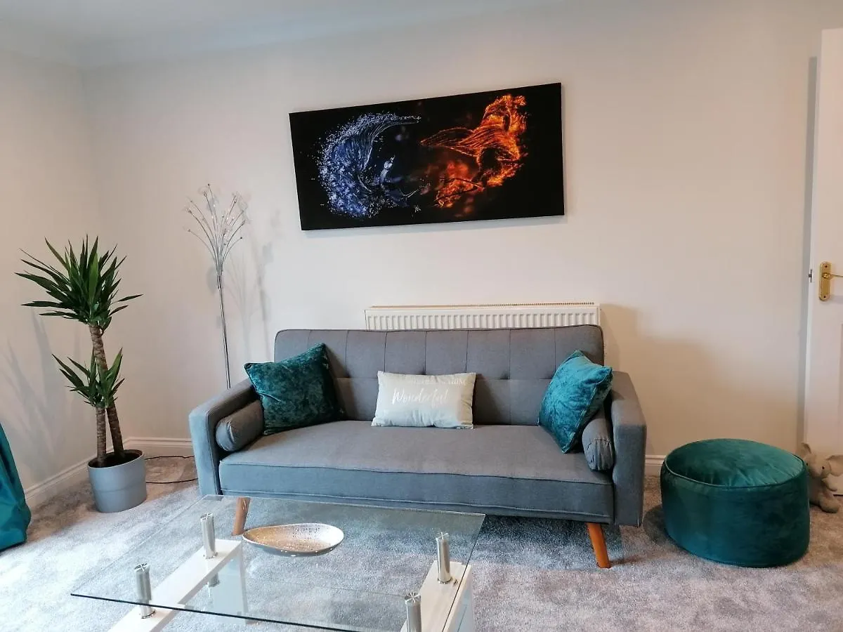 Luxury Modern 2 Bed Apartment, Free Undercroft Parking For 1 Car Southampton